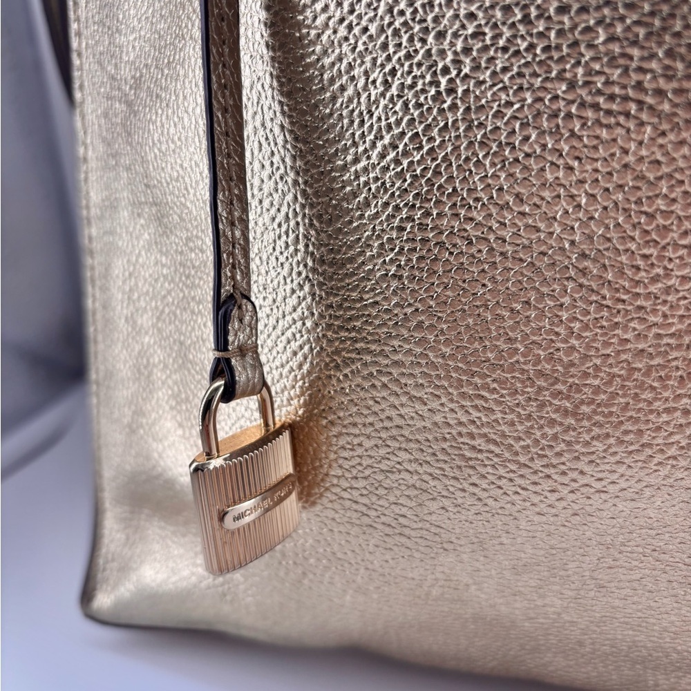 Michael Kors Mercer Metallic Gold Pebble Leather Shoulder Crossbody Tote Bag - Picture 2 of 12